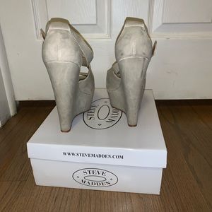 Strappy Summer heel.